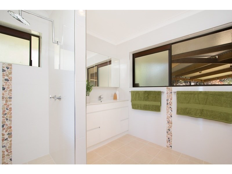 17 The Parapet, Banora Point NSW 2486