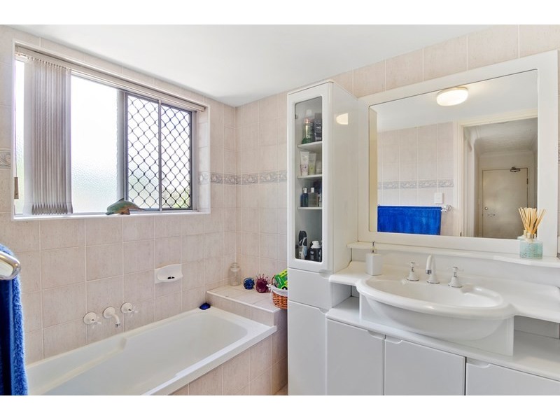 1/411 Golden Four Drive, Tugun QLD 4224