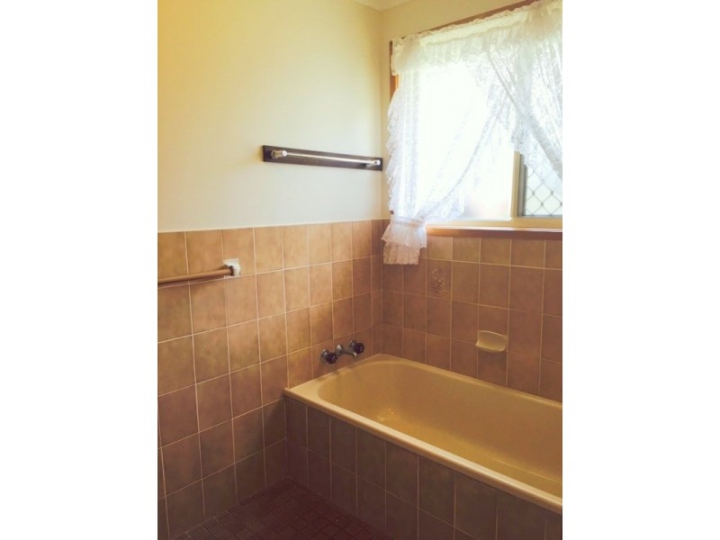 6 Balsa Street, Elanora QLD 4221