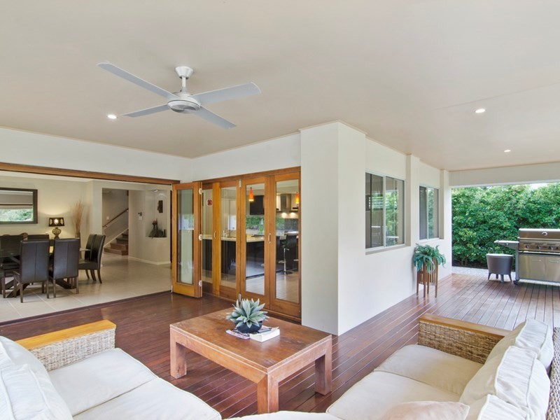 9 Meadow Court, Maudsland QLD 4210