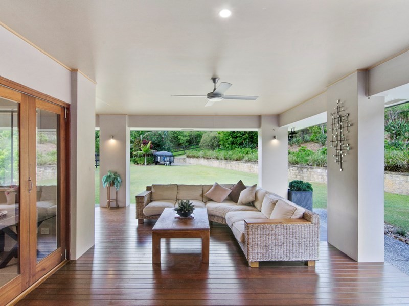 9 Meadow Court, Maudsland QLD 4210