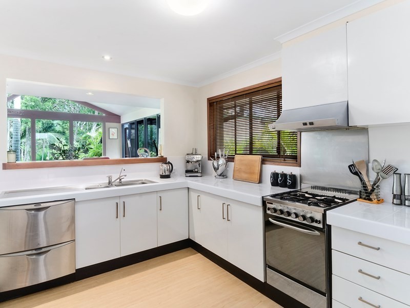 183 Simpsons Road, Elanora QLD 4221