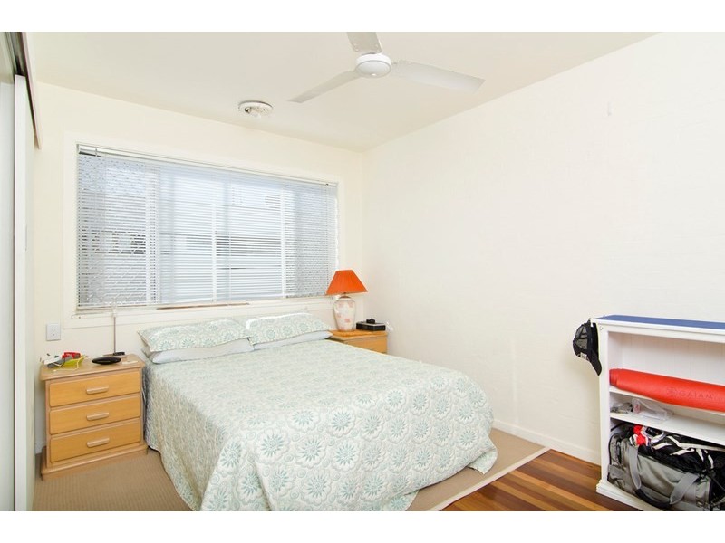 2/806 Pacific Parade, Currumbin QLD 4223