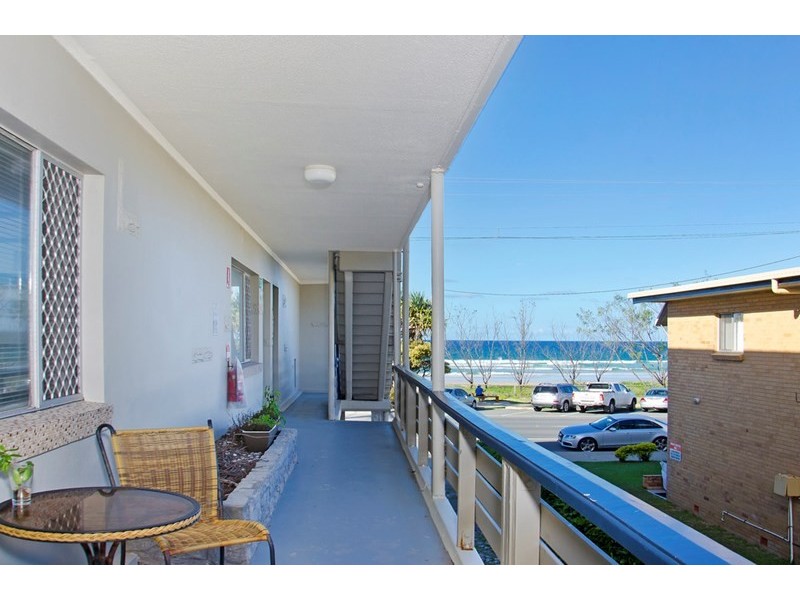 2/806 Pacific Parade, Currumbin QLD 4223