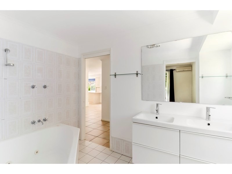 2 Capano Court, Elanora QLD 4221