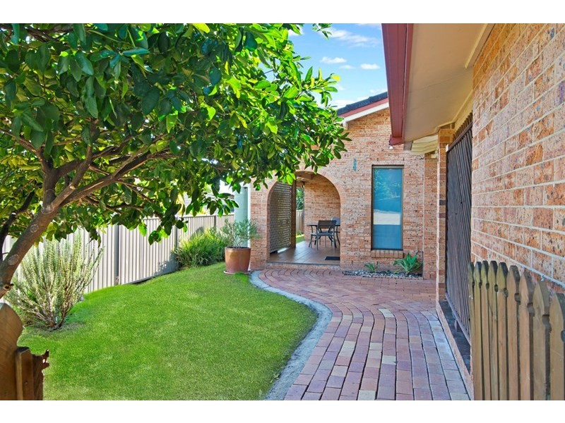 17 Hillcrest Avenue, Tugun QLD 4224