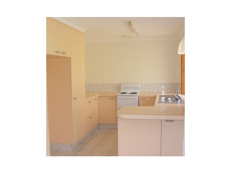 81 Saffron Street, Elanora QLD 4221