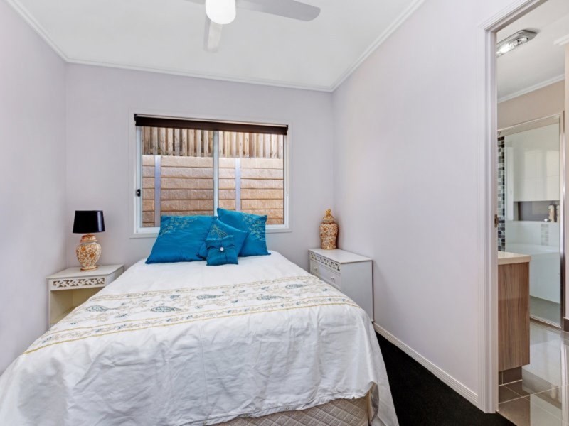 10 Sunbird Court, Elanora QLD 4221