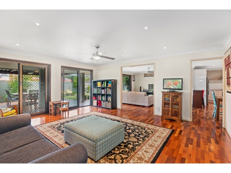 16 Colvillea Court, Palm Beach QLD 4221