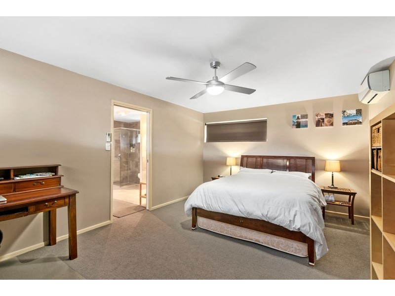 16 Colvillea Court, Palm Beach QLD 4221