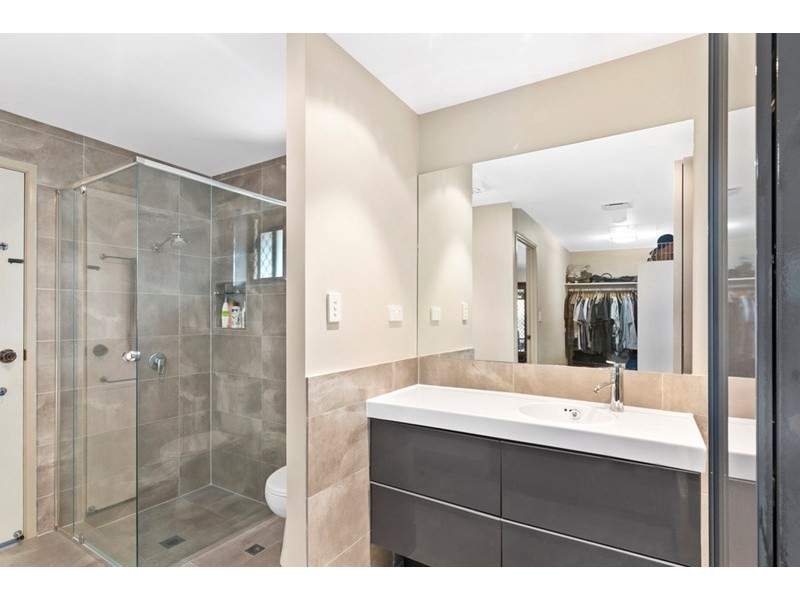 16 Colvillea Court, Palm Beach QLD 4221