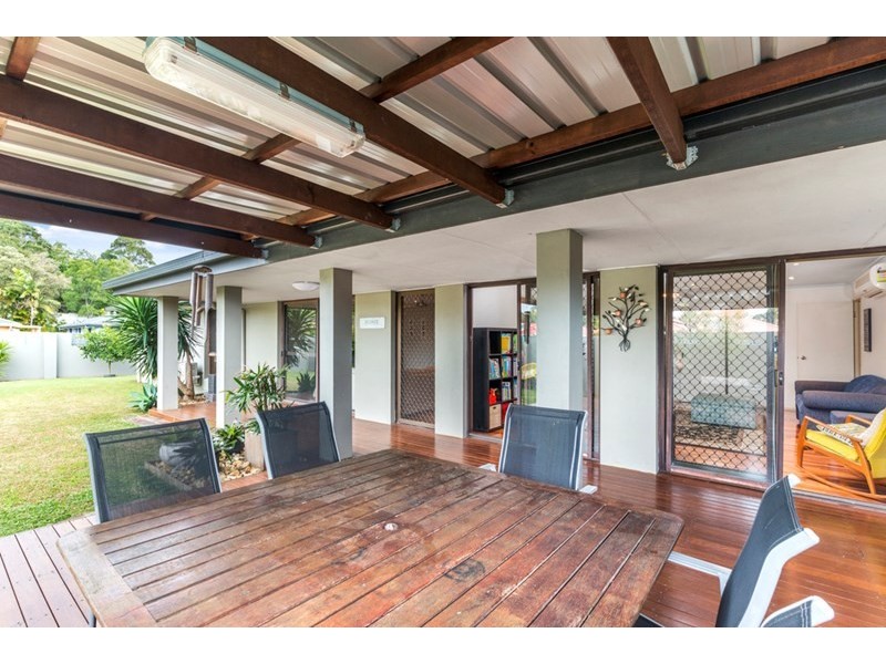 16 Colvillea Court, Palm Beach QLD 4221