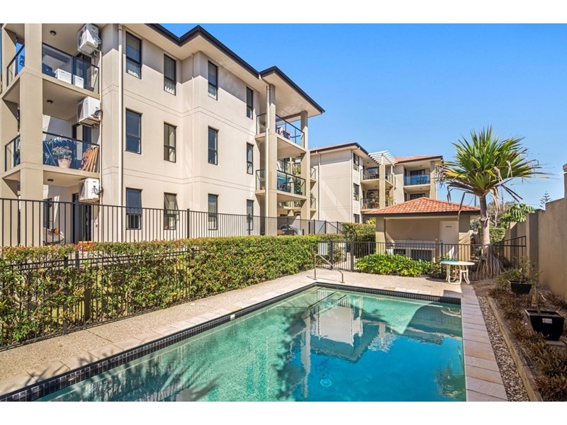 1/111-113 Golden Four Drive, Bilinga QLD 4225