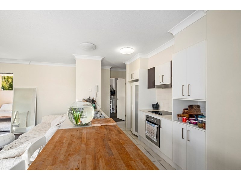 1/111-113 Golden Four Drive, Bilinga QLD 4225