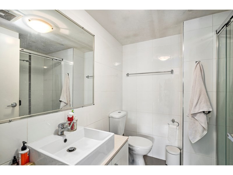 1/111-113 Golden Four Drive, Bilinga QLD 4225