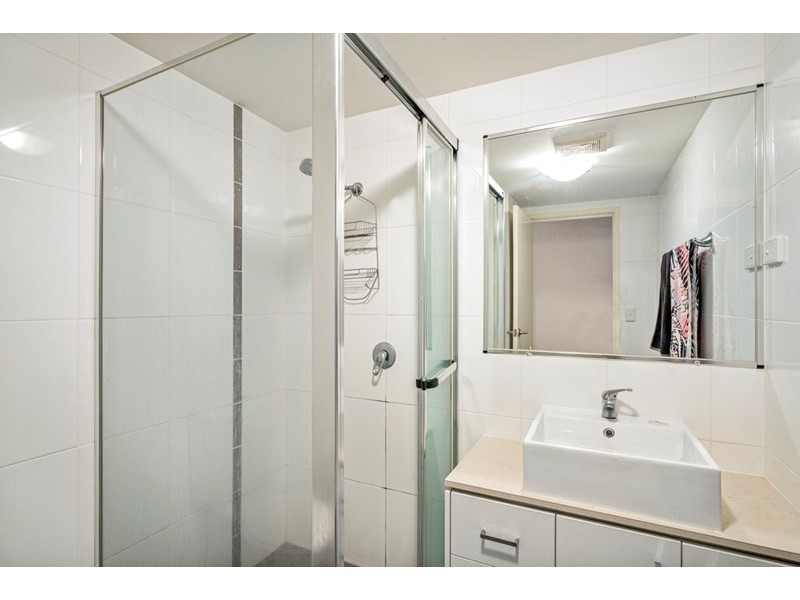 1/111-113 Golden Four Drive, Bilinga QLD 4225