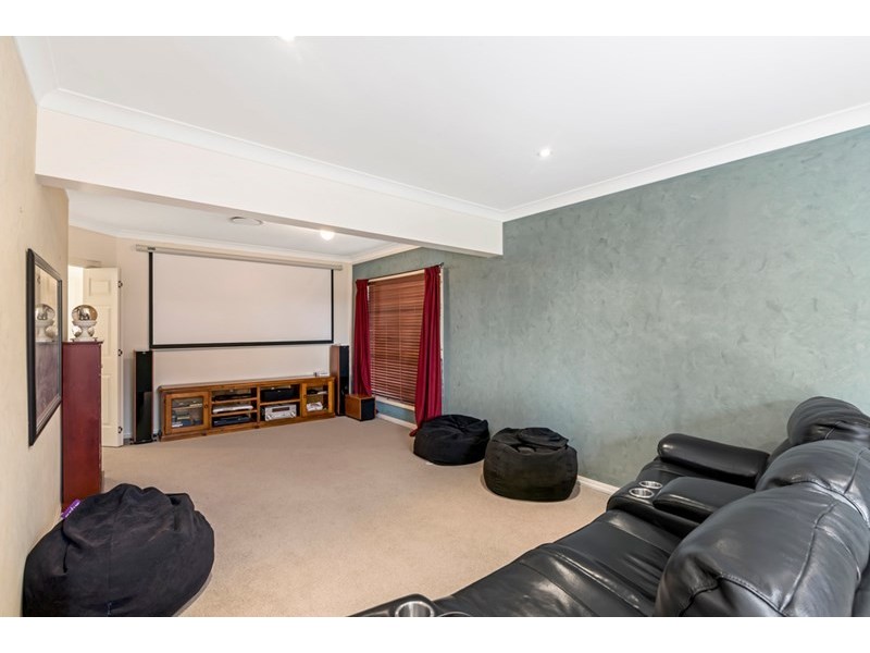 28 Laurina Court, Elanora QLD 4221