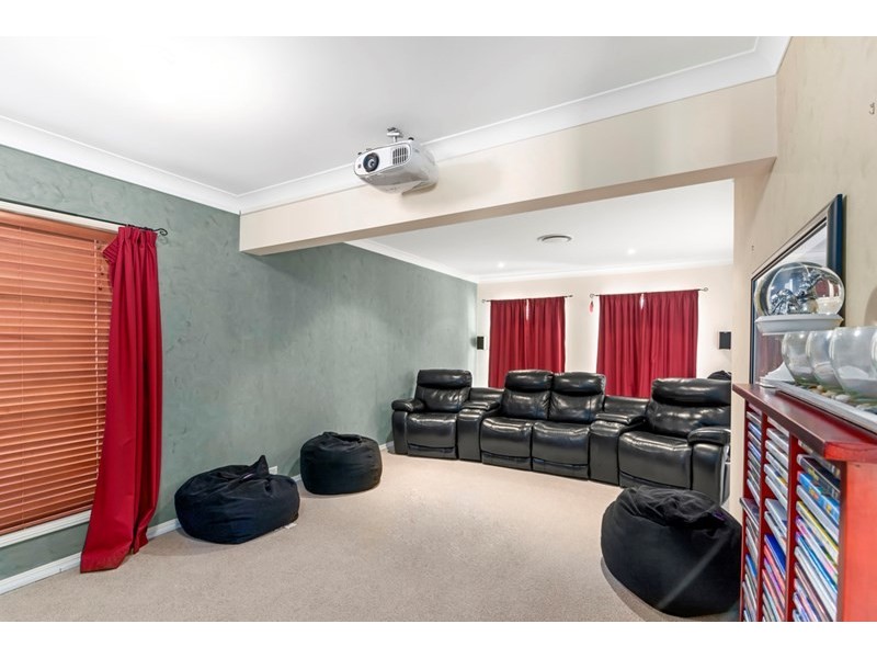 28 Laurina Court, Elanora QLD 4221