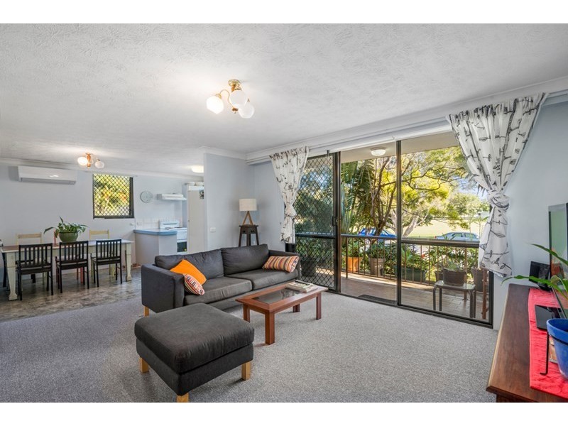 2/6 Brooke Avenue, Palm Beach QLD 4221