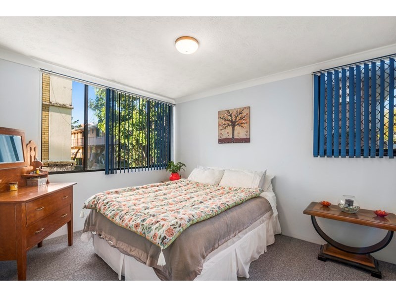 2/6 Brooke Avenue, Palm Beach QLD 4221