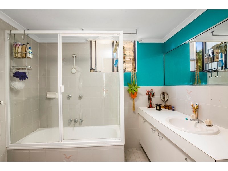 2/6 Brooke Avenue, Palm Beach QLD 4221