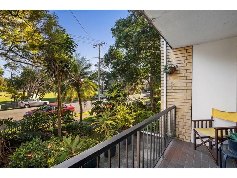 2/6 Brooke Avenue, Palm Beach QLD 4221