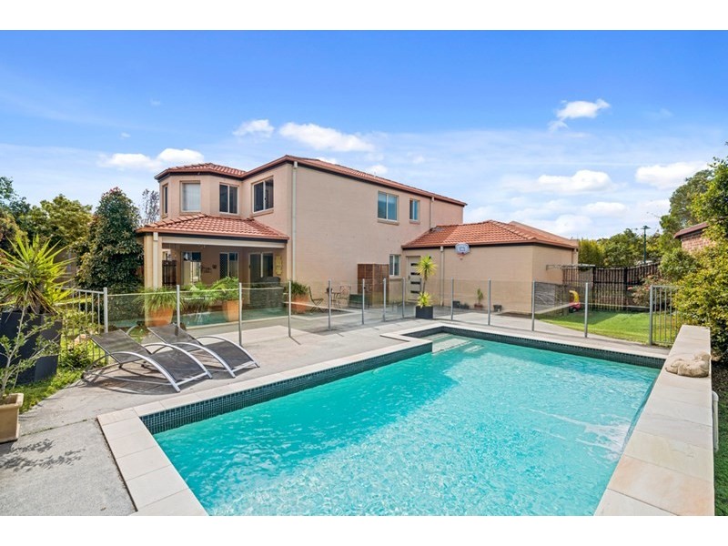 100 Silver Glade Drive, Elanora QLD 4221