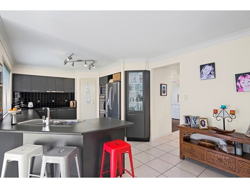 100 Silver Glade Drive, Elanora QLD 4221