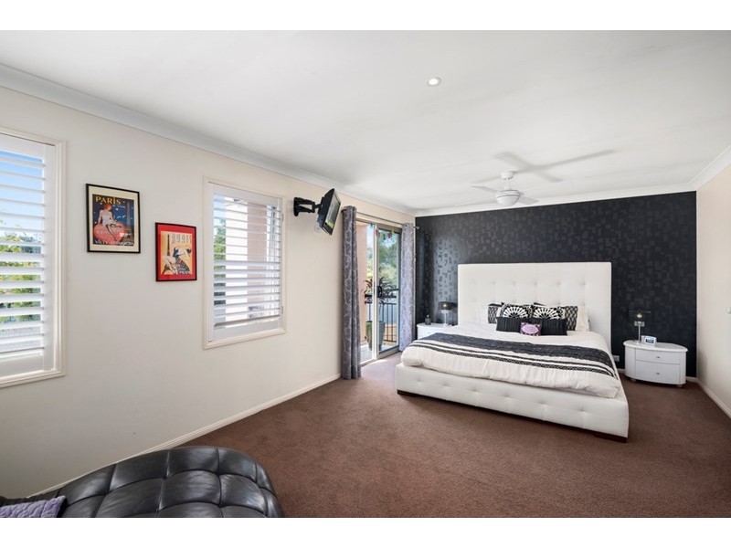 100 Silver Glade Drive, Elanora QLD 4221