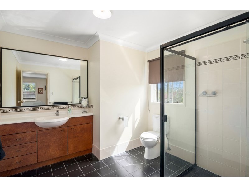 100 Silver Glade Drive, Elanora QLD 4221