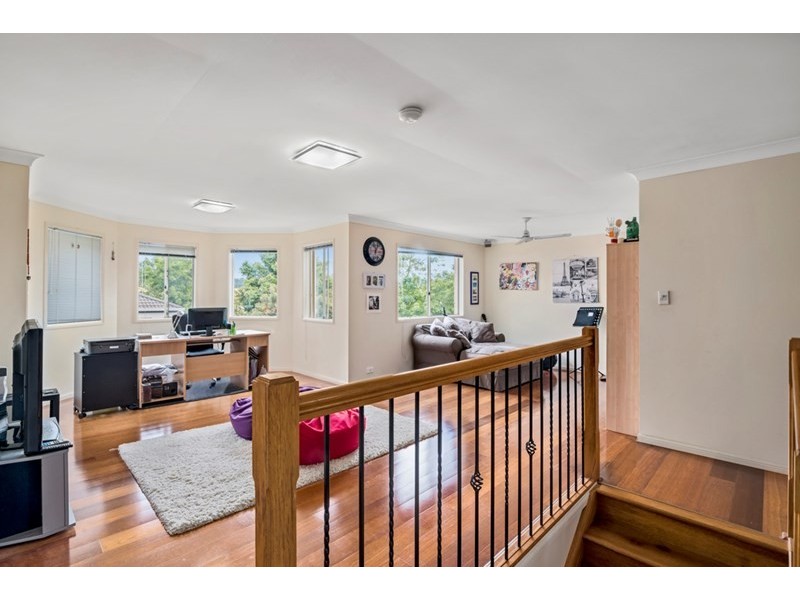 100 Silver Glade Drive, Elanora QLD 4221