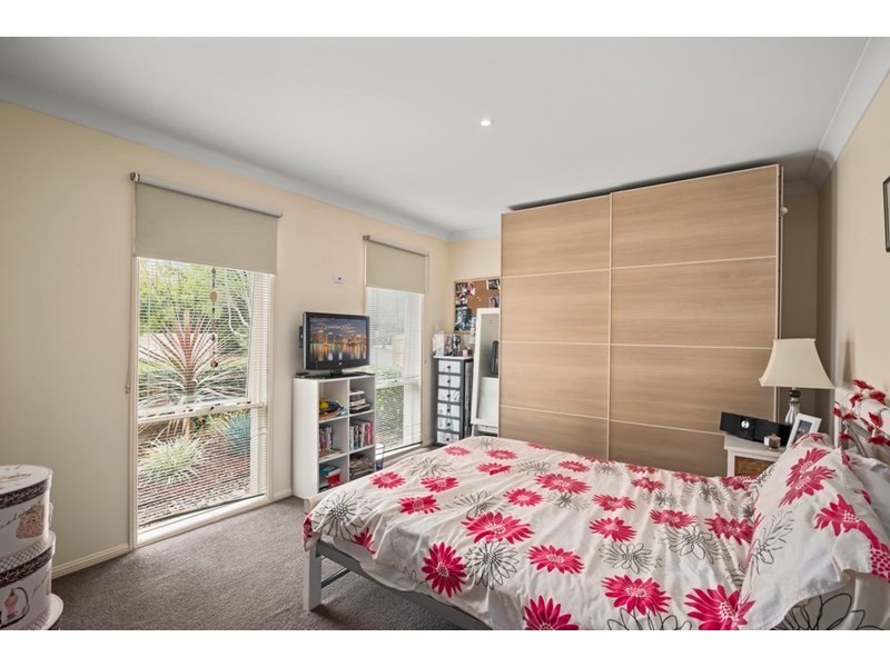 100 Silver Glade Drive, Elanora QLD 4221