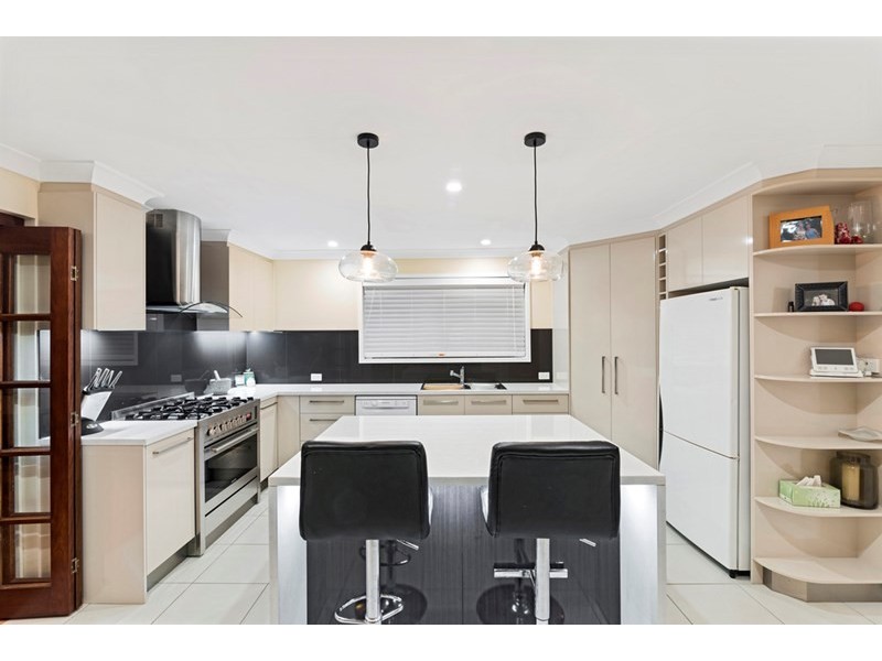 9 Matipo Place, Palm Beach QLD 4221
