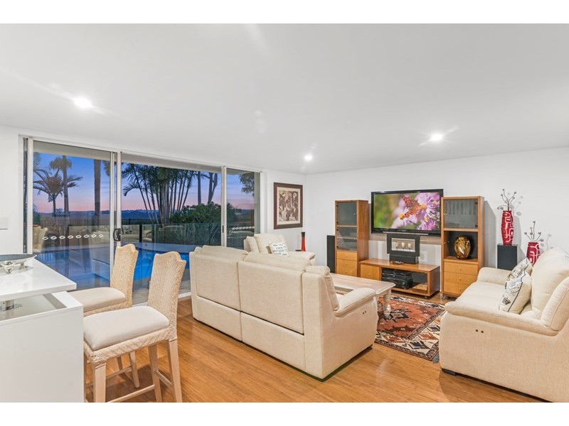 16 Bob Barnard Drive, Tugun QLD 4224