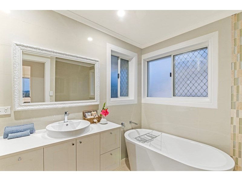 16 Bob Barnard Drive, Tugun QLD 4224