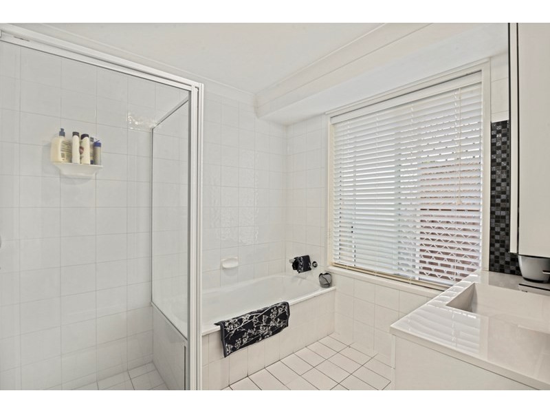 64 Murtha Drive, Elanora QLD 4221