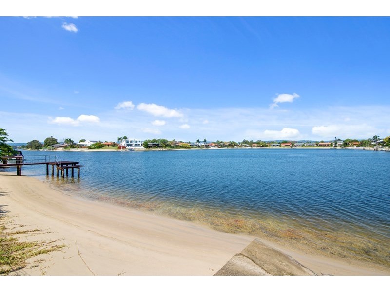 10 Oriana Drive, Mermaid Waters QLD 4218