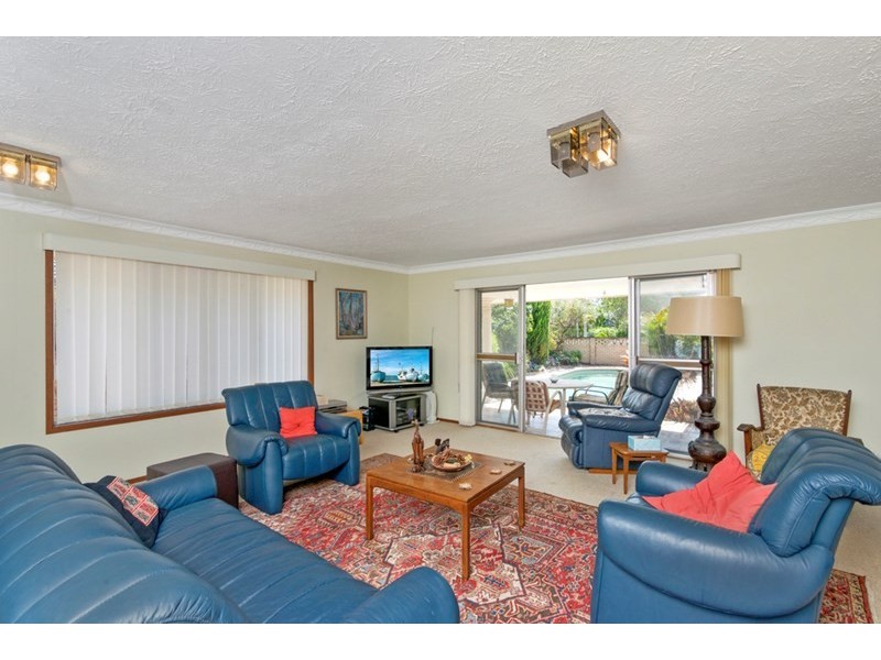 10 Oriana Drive, Mermaid Waters QLD 4218