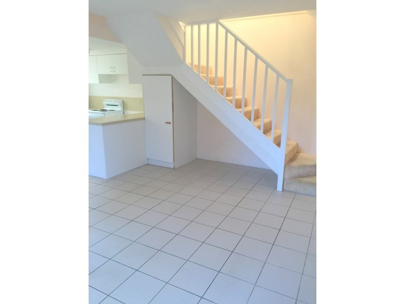 7/62 Coolangatta Road, Kirra QLD 4225