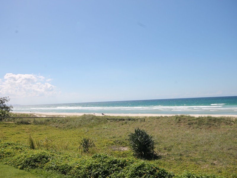 2/269 Golden Four Drive, Bilinga QLD 4225