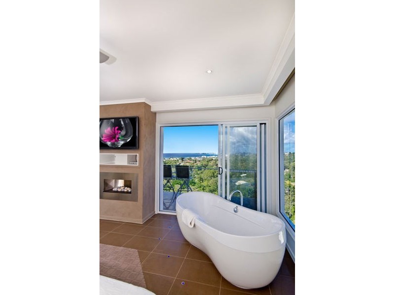 65 Crest Drive, Currumbin QLD 4223