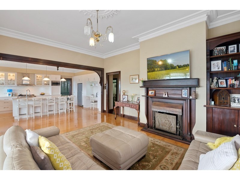 5 Westminster Boulevard, Elanora QLD 4221