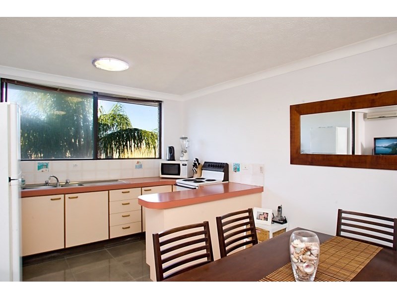 18/6 Brooke Avenue, Palm Beach QLD 4221