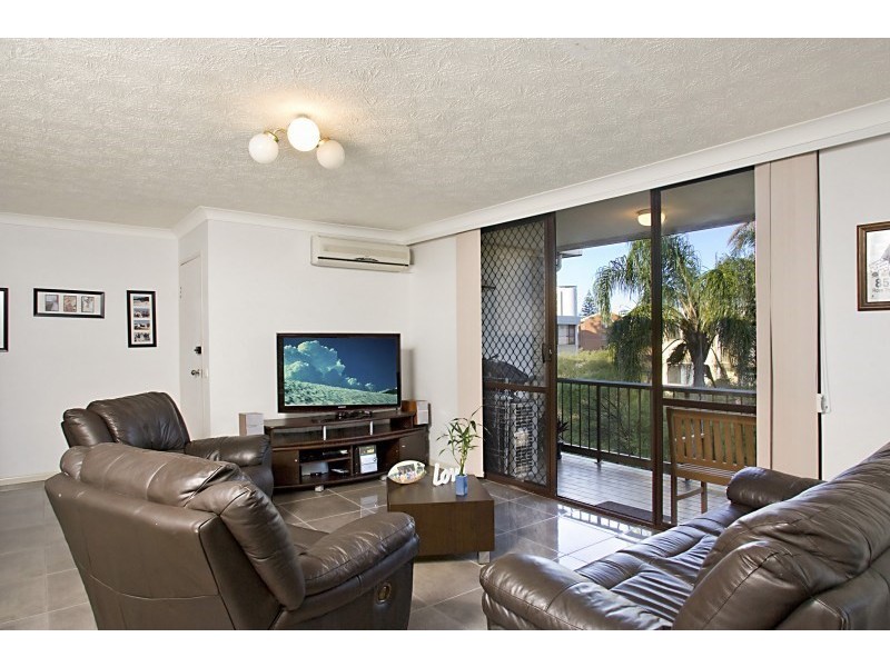 18/6 Brooke Avenue, Palm Beach QLD 4221