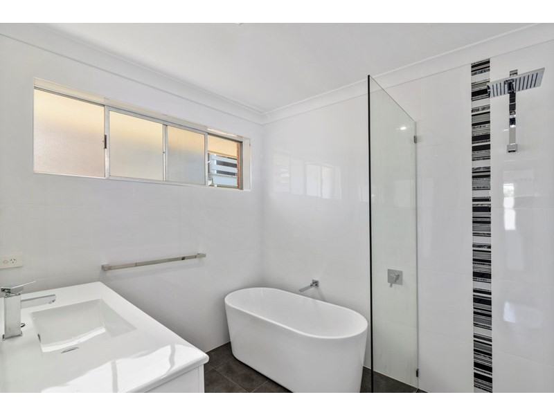 8 Gulai Street, Palm Beach QLD 4221