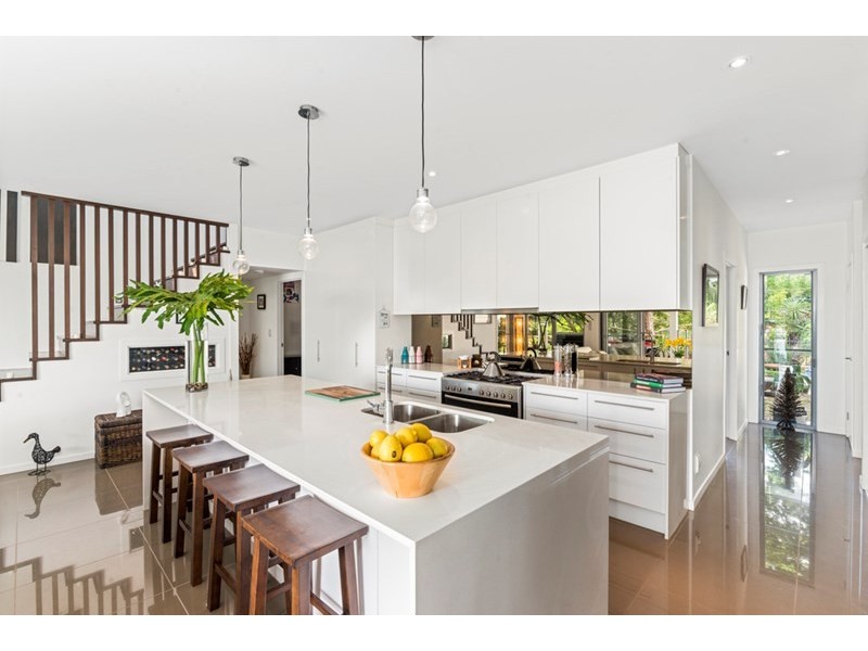 16 Westminster Boulevard, Elanora QLD 4221