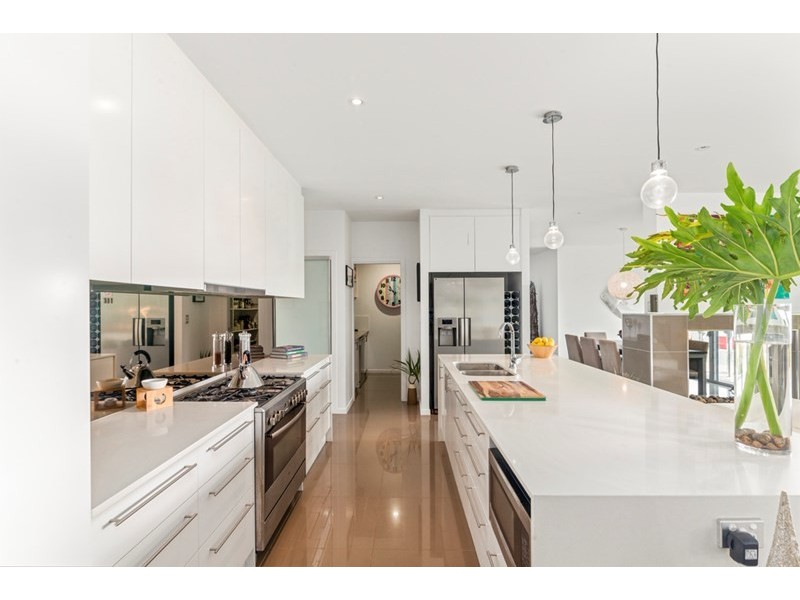 16 Westminster Boulevard, Elanora QLD 4221
