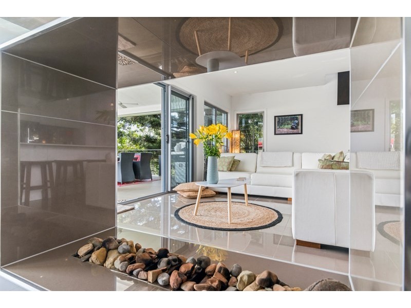 16 Westminster Boulevard, Elanora QLD 4221