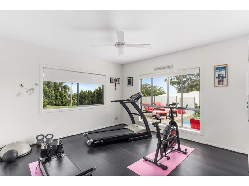 16 Westminster Boulevard, Elanora QLD 4221