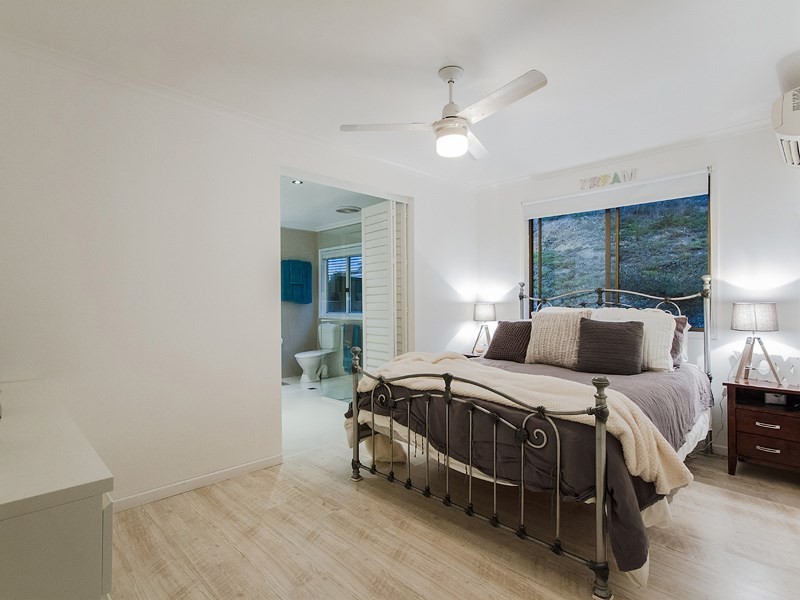 11 Kimmuli Drive, Elanora QLD 4221